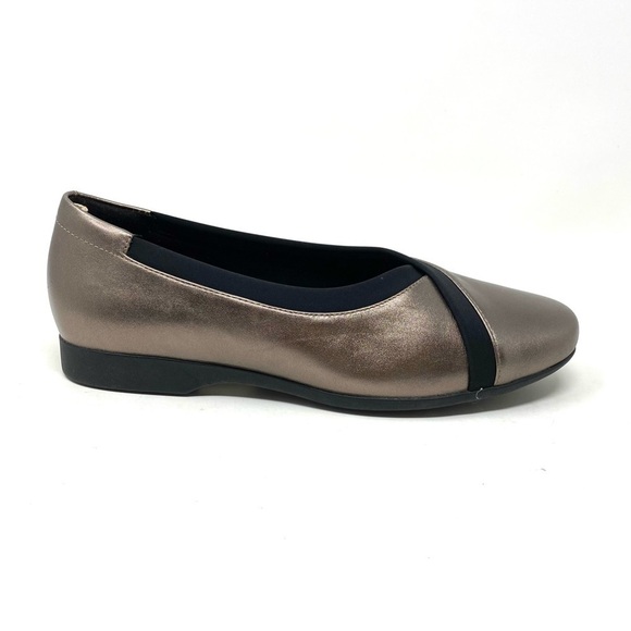 Clarks Un Darcey Ease Pebble Metallic ballet flats WIDE - Picture 2 of 11